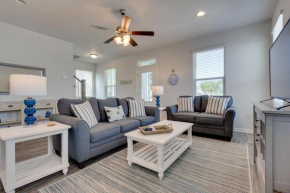 Coastal Port St Joe Getaway with Pool and Beach Access